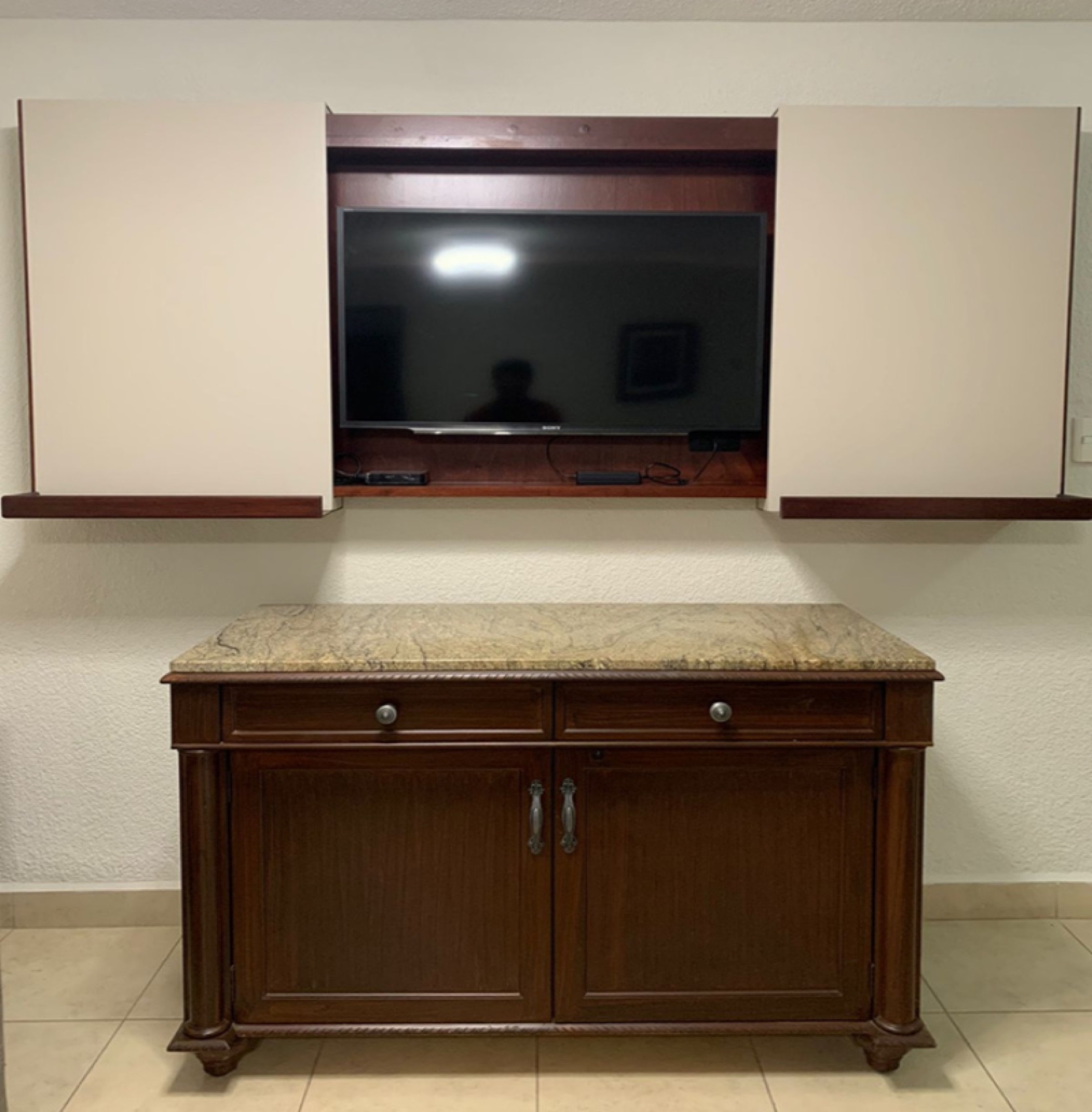 Muro de TV en madera maciza